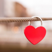 爱是一切的答案--花开时间喵-佚名