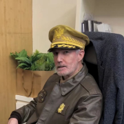 麦克阿瑟《大型纪录片》--DNS一明-佚名