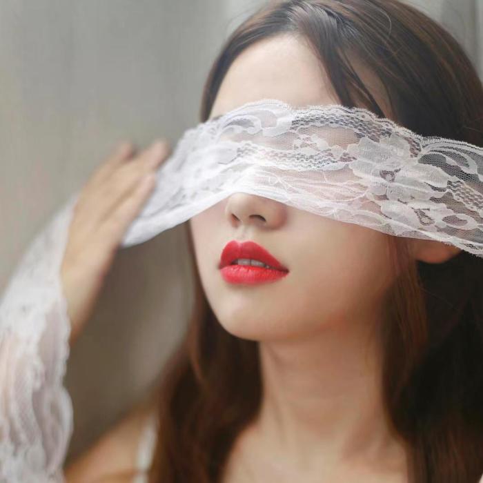 鬼眼甜妻：男神宠上心--莫莫And大师姐-佚名