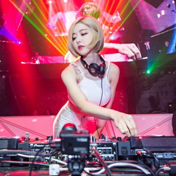 最热歌曲串烧I就在你的身边